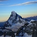 Traumhaft - Matterhorn in der Morgendämmerung, rechts die Wellenkuppe