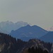 Rosa Berchtesgadener Alpen: Hochkalter und Großer Hundstod sind noch von der Sonne angestrahlt.