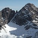 Kleine und Große Leiterspitze im Zoom; sie wird über die nordseitige Schneerinne erstiegen und ist auch ein beliebtes Winterziel