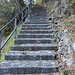 La scalinata che sale a Calezzo dopo il grotto "Du Rii"