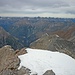 ...die sich im Nordosten fortsetzen. Links hinten Großer Krottenkopf, in Bildmitte der Hochvogel.