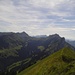 Ausblick vom Schimbrig 1815m über den Aufstiegsgrat Richtung Fürstein 2040m und Schafmatt 1979m
