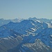 Zoom in die Ortlergruppe: In Bildmitte Zufallspitzen und Monte Cevedale, Königsspitze (mit Zebrú davor), Ortler.