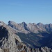 die Gipfelreihe auf der sonnenbeschienenen Südseite des Karwendeltales