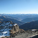 etwas weiter Richtung Süden kommen Piz Kesch und die Bernina-Gruppe (rechts vom Kesch) in Sicht