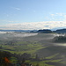 Auf der Anreise: Blick von der Hulftegg über das nebelumwaberte Tössbergland 