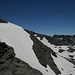 Im Aufstieg zum Pico del Veleta - Ausblick zu den drei höchsten Bergen der Sierra Nevada: Mulhacén (rechts), Pico del Veleta (links) und Alcazaba.