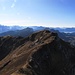 Blick vom höchsten Punkt des Wysschrüzgrats auf den Westgipfel des Hohgants.