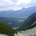 Tiefblicke aus dem 1. Hochkar auf Ferchen- und Lautersee. Im Hintergrund Mittenwald und das Karwendelgebirge.
