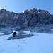... dann waren wir wieder in der Schattenwelt des Kares und durften einen leicht abenteuerlichen Abstieg über das Schneefeld erleben :-)