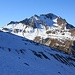 Foto vom ersten Besteigungsversuch am 14.11.2011:

Das Charchenhorn (2891m) zwischen der Ducanfurgga / Fuorcla digl Ducan (2667m) und Fanezfurgga (2580m).