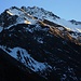 Foto vom ersten Besteigungsversuch am 14.11.2011:<br /><br />Die letzten Sonnenstrahlen vom Tag beleuchten den Gipfel der Plattenflue (3013m).