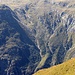 In der Bildmitte die Aufstiegsroute (aufgenommen Sept. 2011 von Flesche oberhalb Belwald aus). Die Märjela befindet sich links oben hinter den dunklen Felsen.