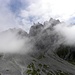 Vordere Goinger Halt,2242m und Torlspitzen, 2204m,zwischen Wolken.