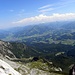 Blick ins Tal im Abstieg von Ellmauer Halt,2344m, mit  Kitzbuheler Alpen im Hintergrund. 