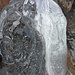 Im Banne des Eises, Teil 1: Ein dicker Eispanzer um einen Wasserlauf.