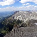Blick vom Hochseiler zum Selbhorn(2655m) und Schonfeldspitze(2653m) im Steinernes Meer, mit Leoganger und Loferer Steinberge im Hintergrund.