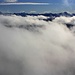 Fast wie im Flugzeug - Gipfelaussicht vom Schopfenspitz / Gros Brun (2104,3m) übers Wolkenmeer!