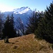 die "Gipfelwiese" mit schöner Aussicht zum Calanda...