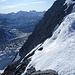 Vom Kamin zum Gipfel: Beim roten Punkt habe ich das [http://www.hikr.org/gallery/photo681389.html?post_id=44650#1 vorherige Foto] aufgenommen. Auf halber Distanz zum Gipfel eingekreist der Steinmann, über den normalerweise aufgestiegen wird.