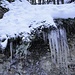 Eiszapfen am Wegrand ob Fureschwand