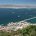 Gibraltar - Ausblick von O'Hara's Battery über die Bucht von Algeciras (auch Bucht von Gibraltar genannt). Unten sind Rosia Bay (Rosia-Bucht, links) und der Hafen von Gibraltar zu sehen. Im Hintergrund befindet sich Algericas.
