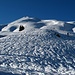 Der lange, baumlose Gipfelhang ist wie geschaffen für eine Skitour