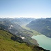 Weitblick mit Brienzersee, Brienz und im Hintergrund die Urner Alpen
