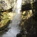 das Ende (oder Beginn) der Combe du Pilouvi mit dem spektakulären Wasserfall ...
