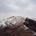La bella cresta SE del Monte Gradiccioli; dietro fa capolino il Tamaro