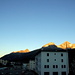 lever de soleil sur l'auberge de jeunesse de Saint-Moritz