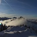 Blick zu Latschenkopf, Kreuzspitze, den Allgäuer Alpen und Hochplatte mit Klammspitze
