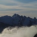 Hochblasse, Hochplatte, Krähe, Gabelschrofen, Gumpenkarspitze, Geiselstein über dem Nebel