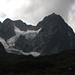 Blick vom Karlesegg auf die steile Felsbastion der Wazespitze
