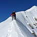 ausgesetzte Spurarbeit auf dem Weg zum Gipfel des Stotzig Muttenhorn