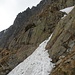 Allerdigs einige steile Altschneefelder - hier geht's mächtig bergab, wenn man nicht aufpasst ...