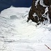 Steil geht es vom Vorderen Titlisjoch hinunter zum Chli Gletscherli - ab dem sichtbaren Seilende muss man selbstständig hinunterfahren (keine Abseilmöglichkeiten mehr)