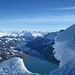 sonniges Brienz - schattiger Talgrund gegen Meiringen;
und herrliche Bergwelt - durch die Gratwechte betrachtet