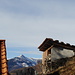 Monte Gradiccioli, eingerahmt von Rustico-Hütten bei Monti di Roveredo