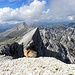 Blick nach Westen, im Pragser Dolomiten, Kleiner Seekofel(2750m) im Vordergrund(Bildmitte), Sennes Karspitze(2659m) hinten, Monte Sella di Sennes(2787m) im Hintergrund.