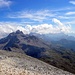 Blick Richtung Sudosten, mit Fosessee am Fusse des Kleiner(2859m) und Hoher(3145m) Gaisl,Monte Cristallo und Sorapis im Hintergrund, Cortina d'Ampezzo rechts im Bild.