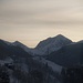 Blick aus der Eisenbahn in Schanfigg.<br />Bei den Bergen hinten bin ich mir nicht ganz sicher. Ist ja auch doof, von der Davoser-Seite sehen sie ganz anders aus!