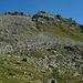 Blick zum Hüttenwanghorn (2620m). Der plattige Gipfel rechts ist der Hautgipfel obwohl die linken Kuppen etwas höher sind. Allerdings sind diese nicht genau vermessen.