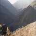 Dann geht es so eben mal 1000 m hinauf (im Rückblick der Buri Gandaki) .....