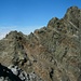 Vom Hochjoch (zirka 2980m) leitet ein prächtiger Kraxelgrat aufs Gross Seehorn (3122m). Der Grat ist nirgens schwierig (bis II) und erfreut das Bergsteigerherz.