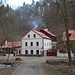 Im Oparenské údolí (Wopparner Tal) - An der Černodolský mlýn (Pension/Restaurant, früher "Schwarzthalermühle").