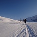 Oberhalb der Gruebi...auch hier liegt sehr viel Schnee...vergleiche das [http://www.hikr.org/gallery/photo447116.html?post_id=32718#1 Kreuz] vor genau einem Jahr..