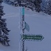 Gefrostete Wegweiser...wir befinden uns im Wildschutzgebiet...betreten und befahren auf bestimmten Korridoren erlaubt...