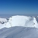 Gipfelblick zum Widderfeldstock, fast des [u Alpin_Rise]s erste [http://www.hikr.org/tour/post392.html Skitour] gemeinsam mit dem legendären [u Delta] anno 2006