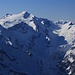 Gipfelaussicht vom Ammertenspitz / Ammertespitz (2613m) aufs Wildhorn (3247,6m) und die davor gelegene schöne Pyramide des Mittaghore / Tachaigne (2686m).